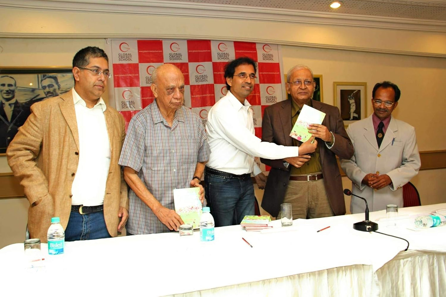 Cricket Memoirs by Vasant Raiji